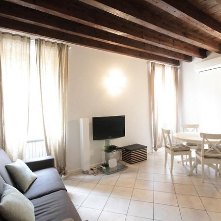 Interno 4 - Central Cozy New Flat デセンツァーノ・デル・ガルダ エクステリア 写真